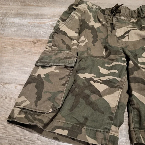 Old Navy Camo Cargo Shorts Big Boys Size Large 10-12 - Picture 2 of 6